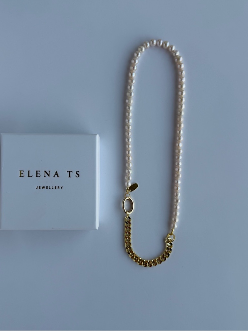 543 Pearl and Gold Chain Necklace